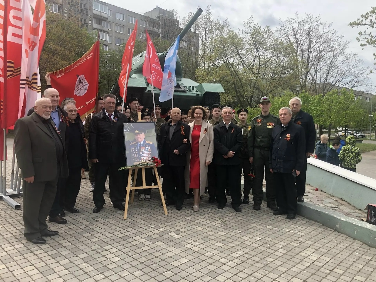 Патриотическое мероприятие у памятного знака героям-танкистам "Танк Т-34"